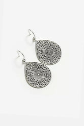 GLORIOUS TEARDROP EARRINGS