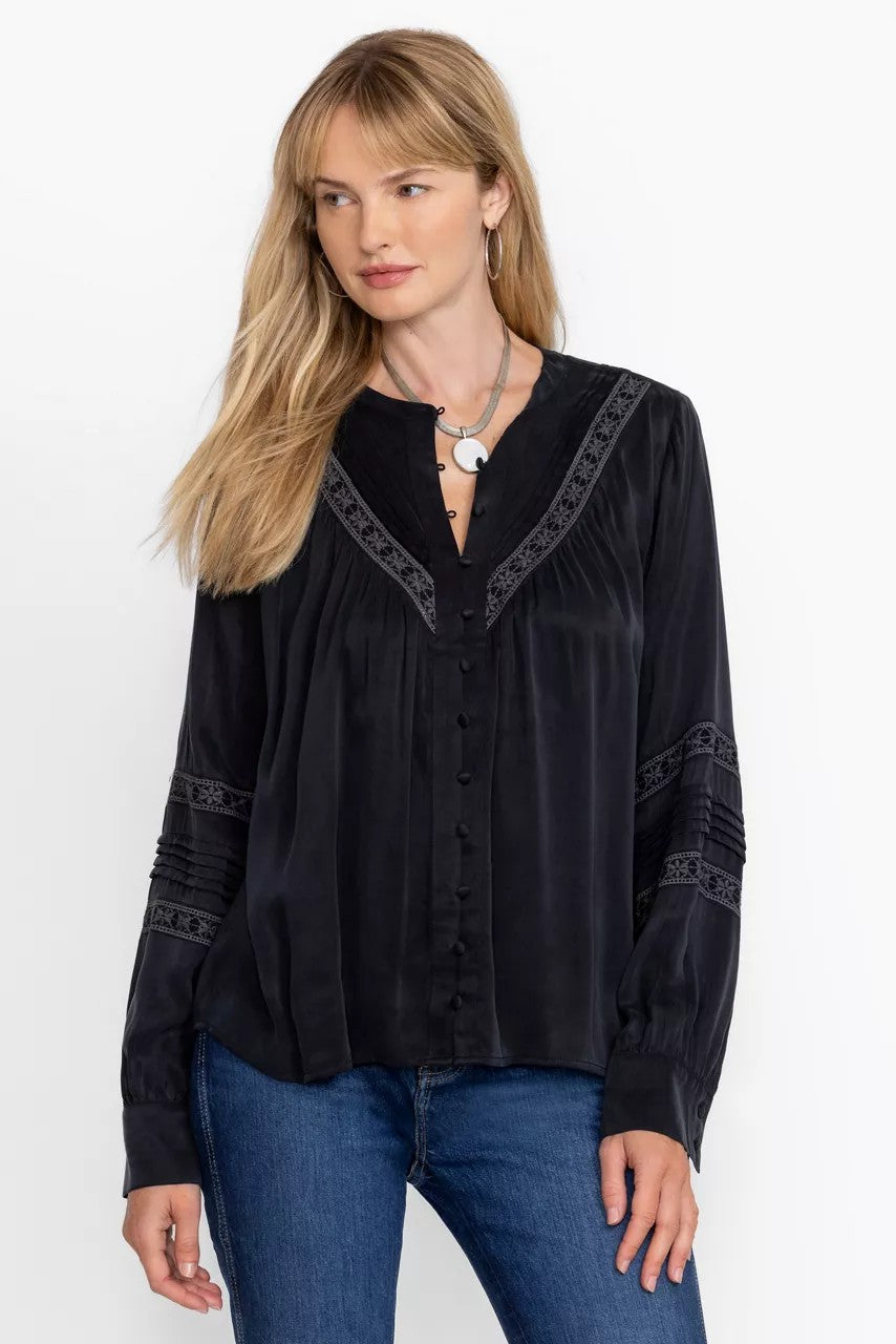 PLEATED BUTTON DOWN TOP WITH SHIRRING