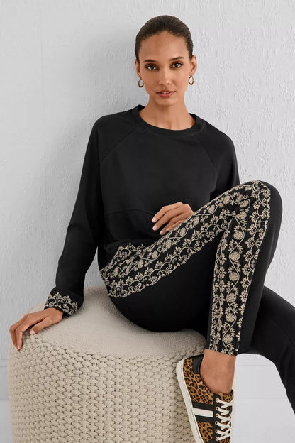 BEE ACTIVE LONG SLEEVE CREW PULLOVER TEE