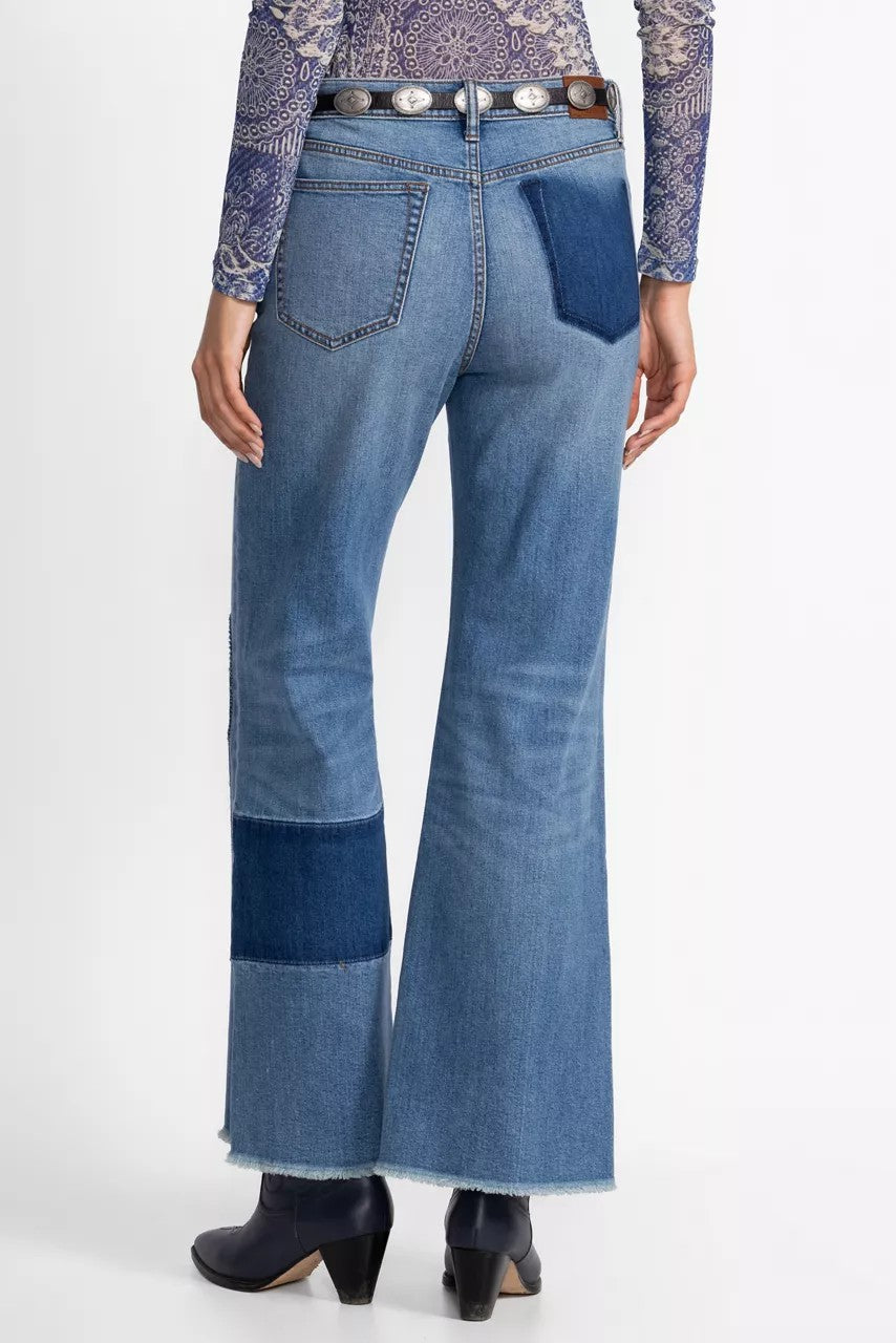 THE PATCHED STRAIGHT FLARE JEAN