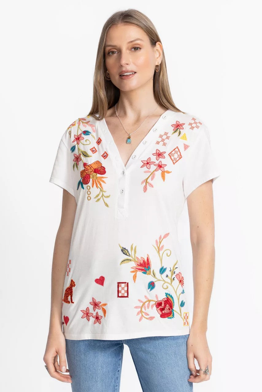 BUTTON NECK TEE