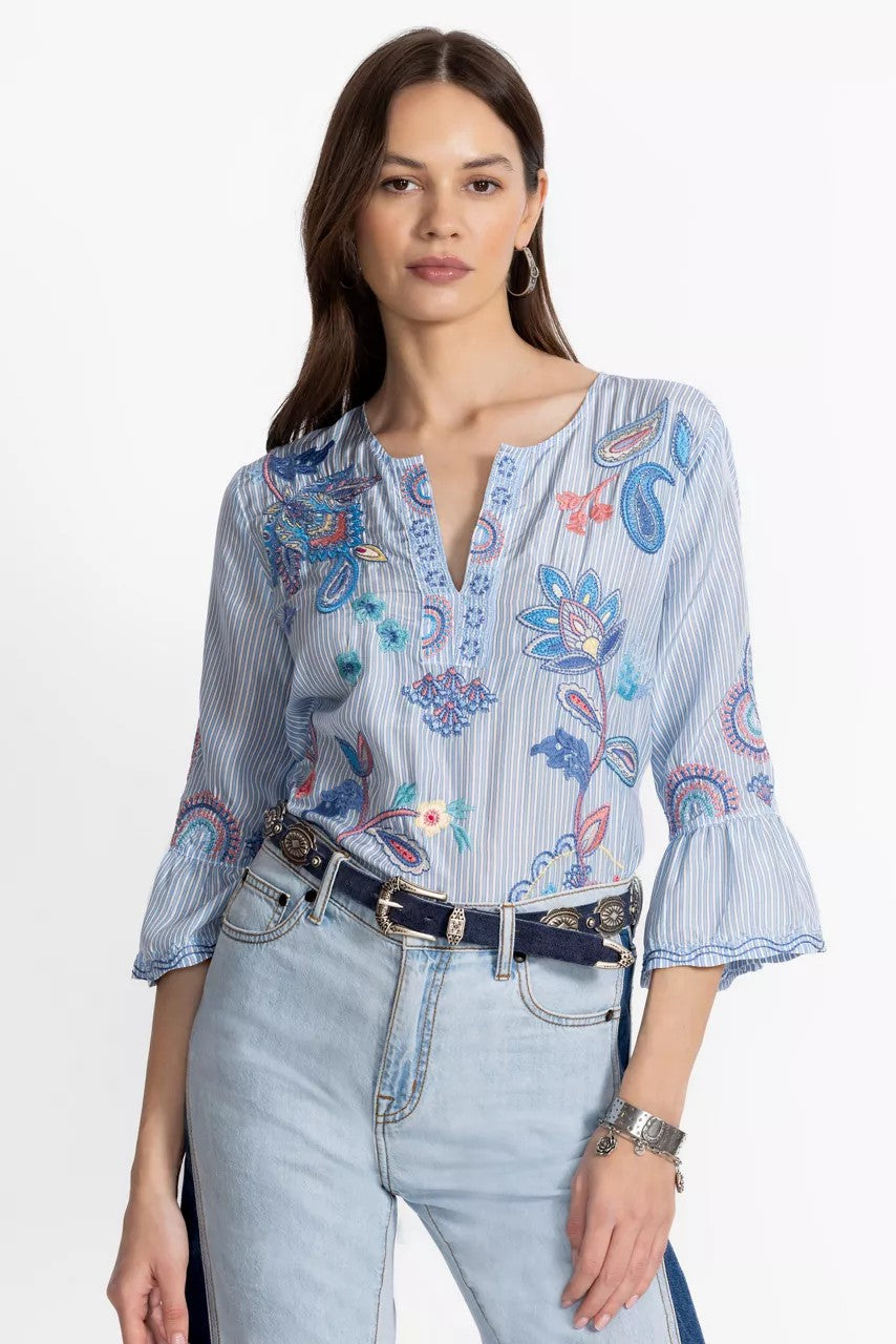 RUFFLE SLEEVE BLOUSE