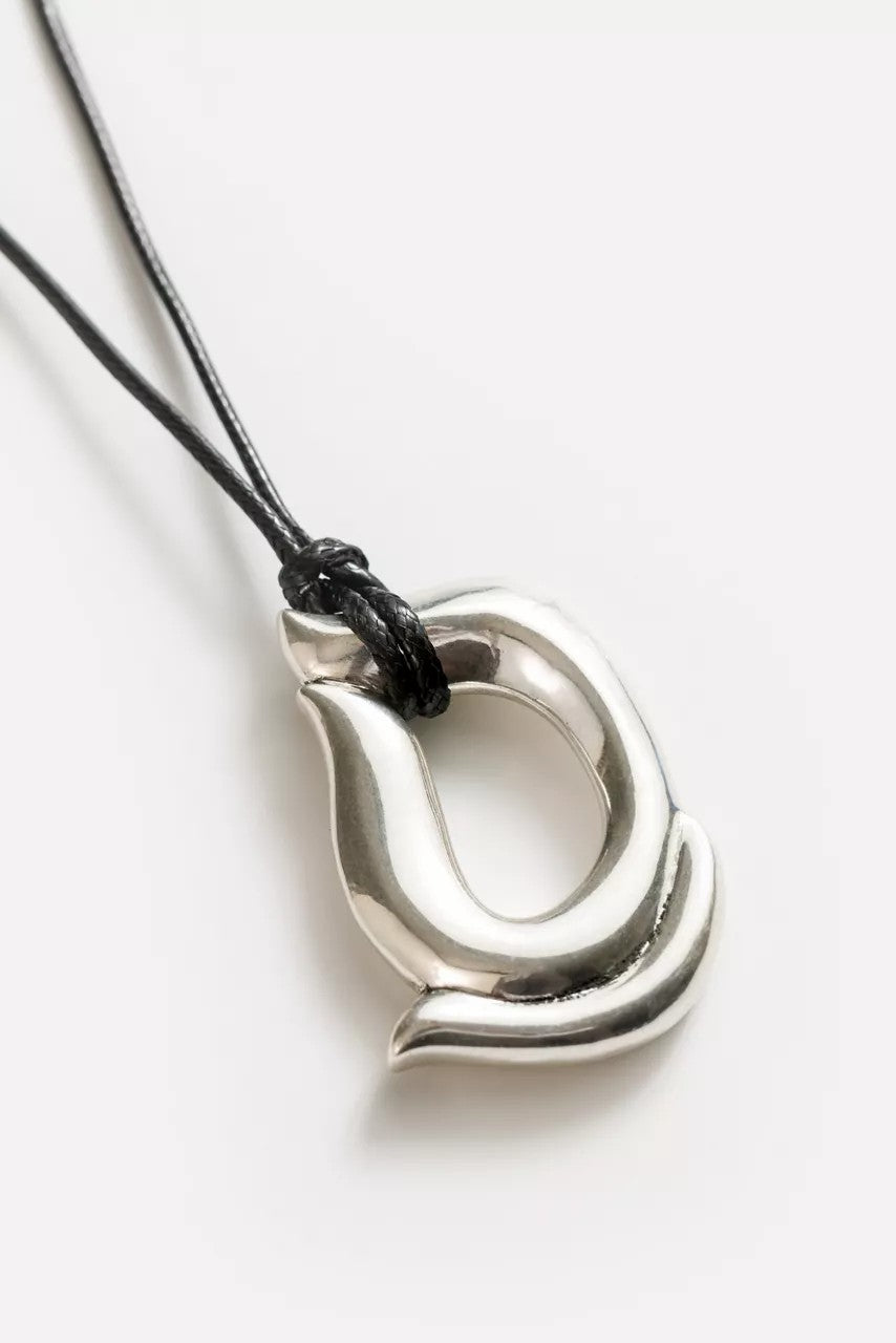 ABSTRACT SWOOSH PENDANT NECKLACE
