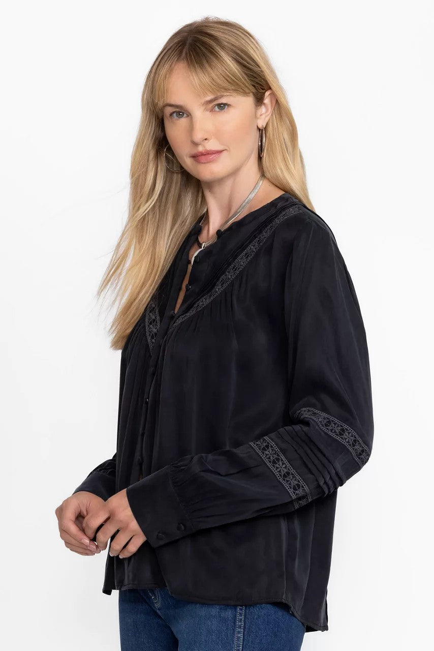 PLEATED BUTTON DOWN TOP WITH SHIRRING