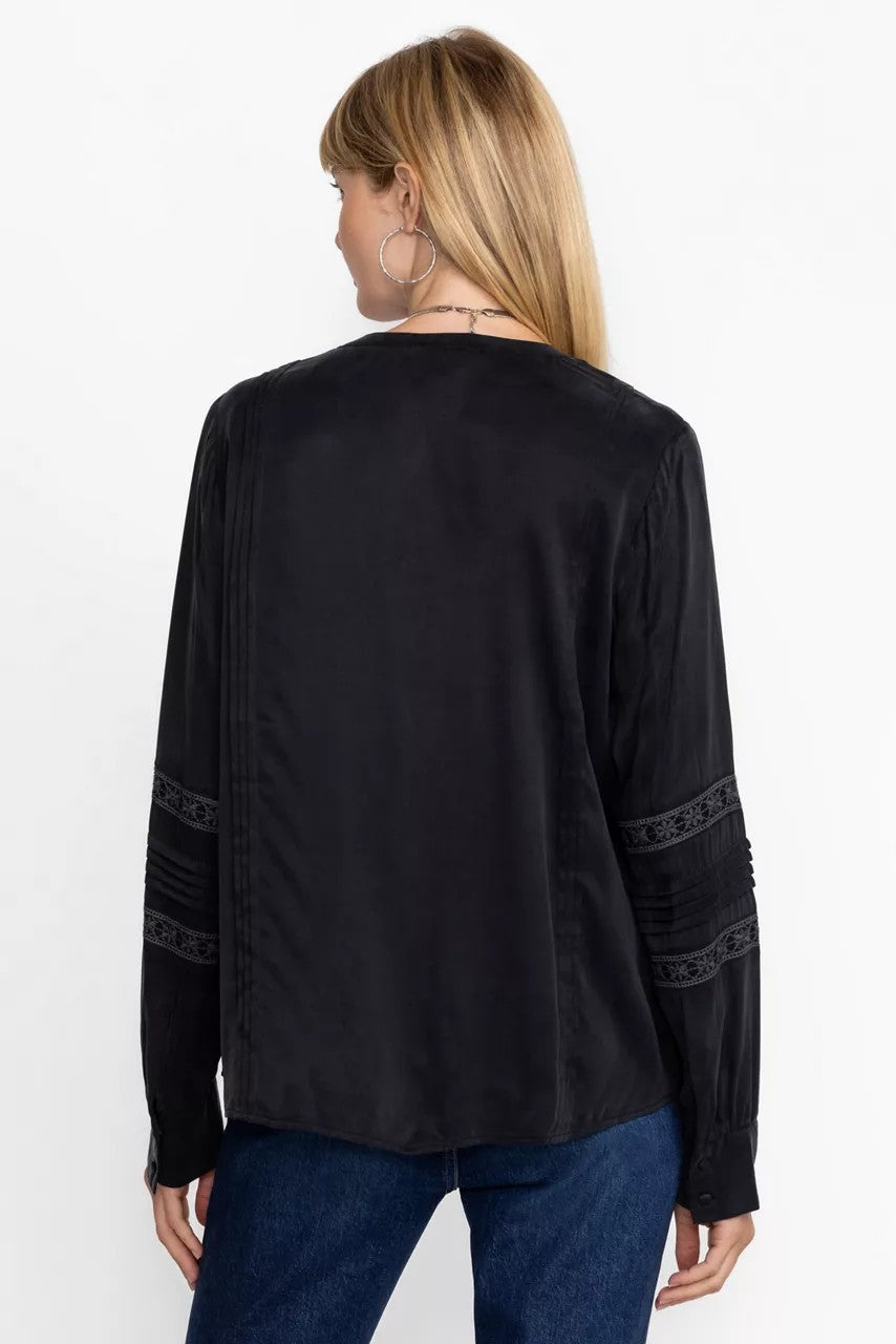 PLEATED BUTTON DOWN TOP WITH SHIRRING