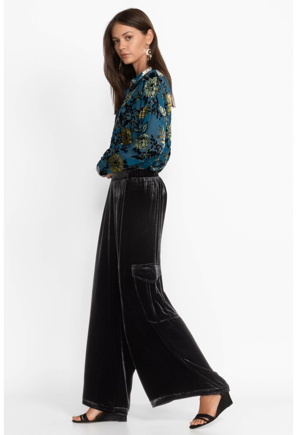 Women Bottoms | Johnny Was Zatima Silk Cargo Pant Black
