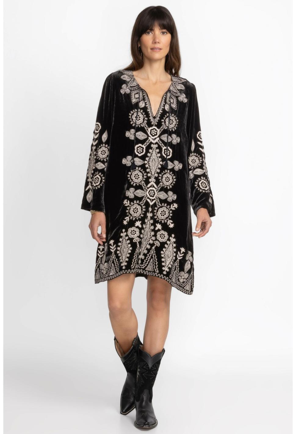 Women Dresses | Johnny Was Liona Velvet Kimono Sleeve Dress Black