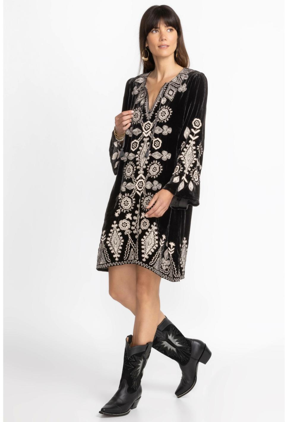 Women Dresses | Johnny Was Liona Velvet Kimono Sleeve Dress Black