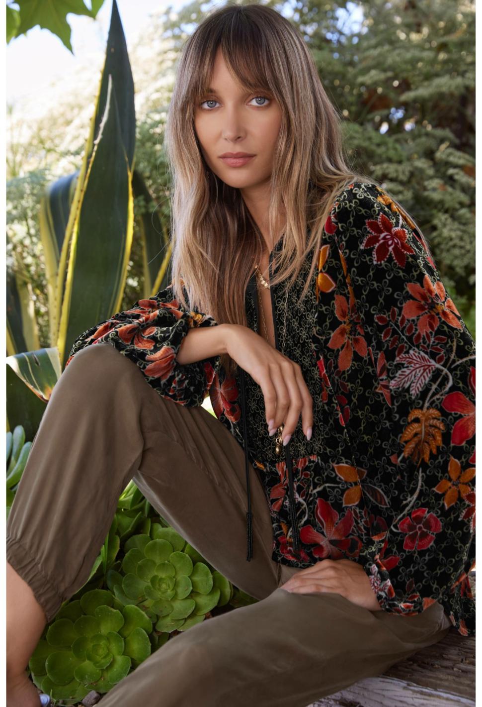 Women Tops | Johnny Was Jasmoon Flore Velvet Curved Hem Blouse Jasmoon Flore